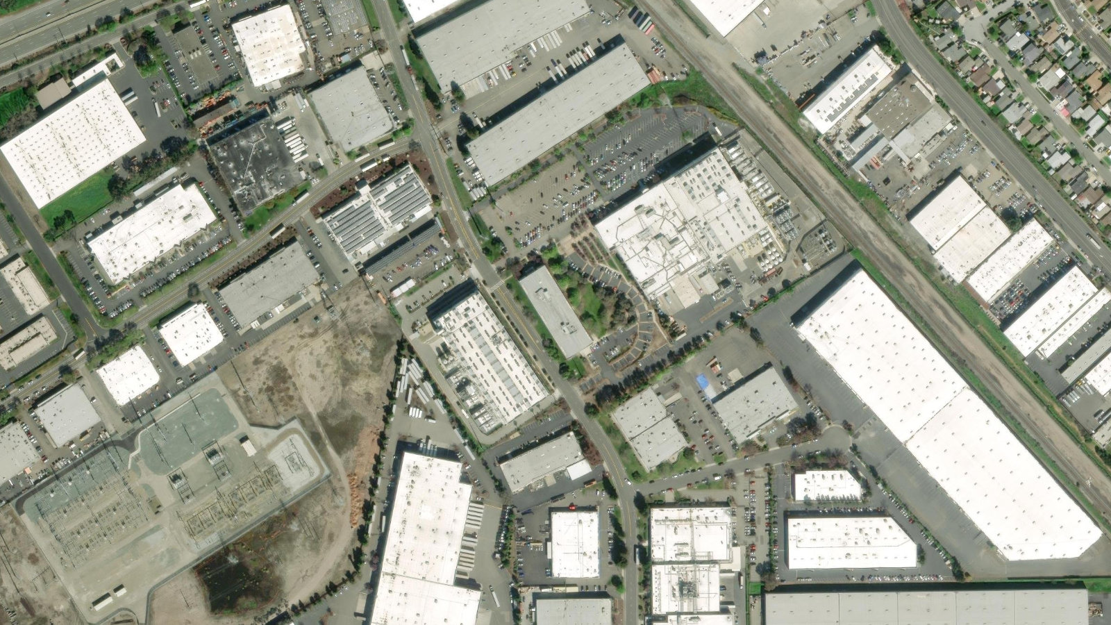 26462 CORPORATE AVENUE, HAYWARD, CA(本社・衛星)