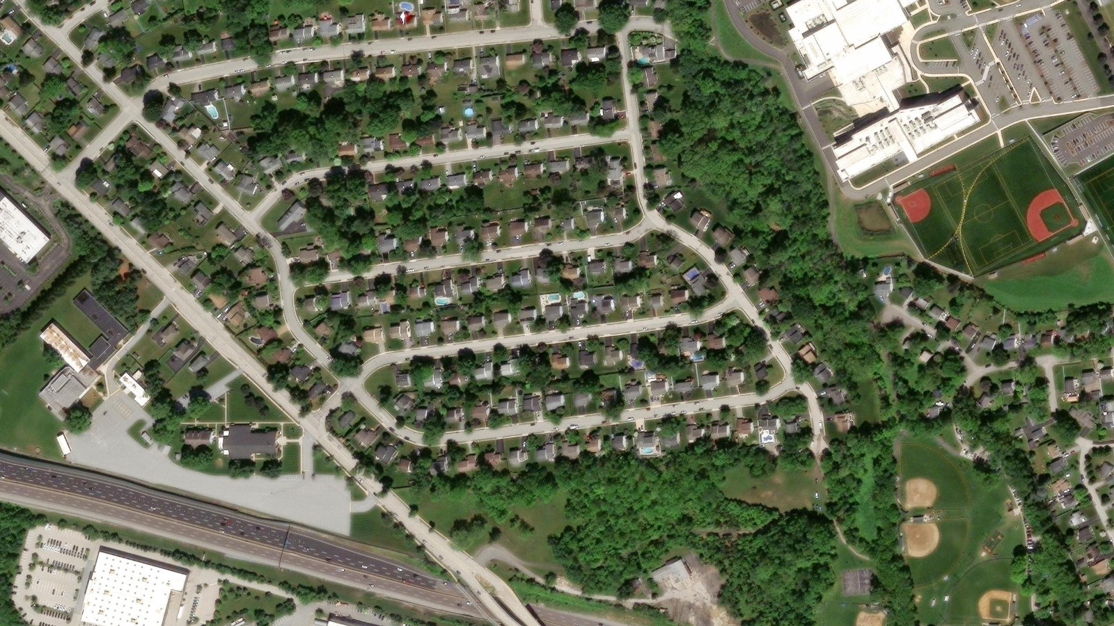 UNIVERSAL CORPORATE CTR, KING OF PRUSSIA, PA(本社・衛星)