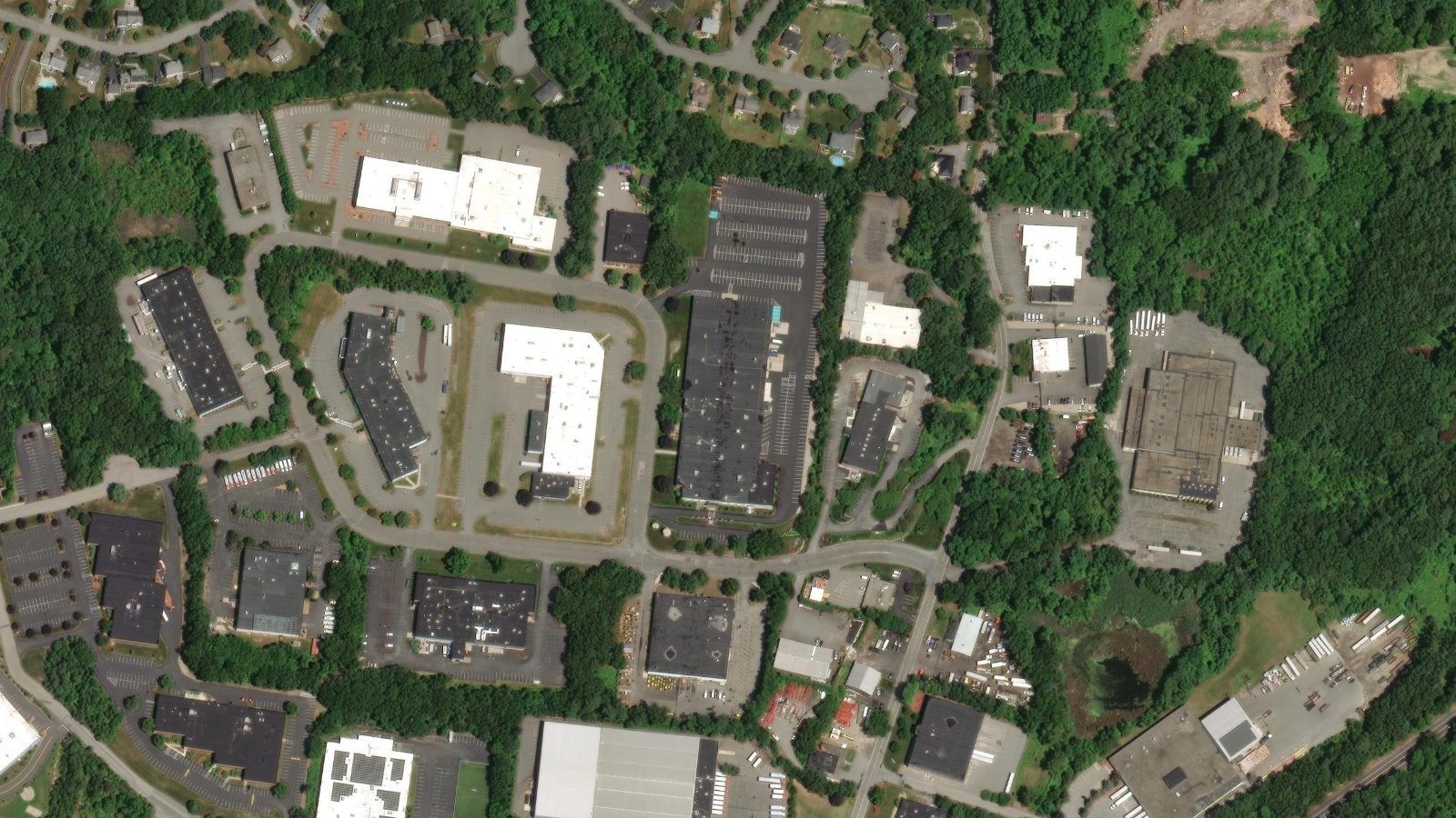 68 JONSPIN RD, WILMINGTON, MA(本社・衛星)