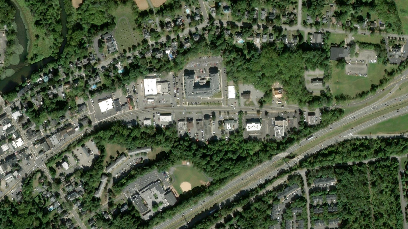 64 OLD HIGHWAY 22, CLINTON, NJ（本社・衛星）
