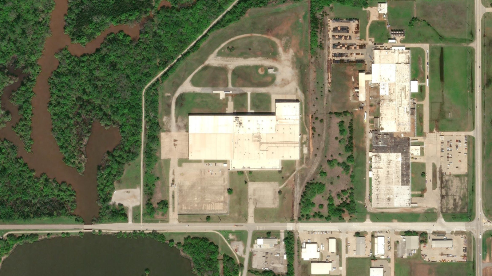 100 W AIRPORT ROAD, STILLWATER, OK(本社・衛星)