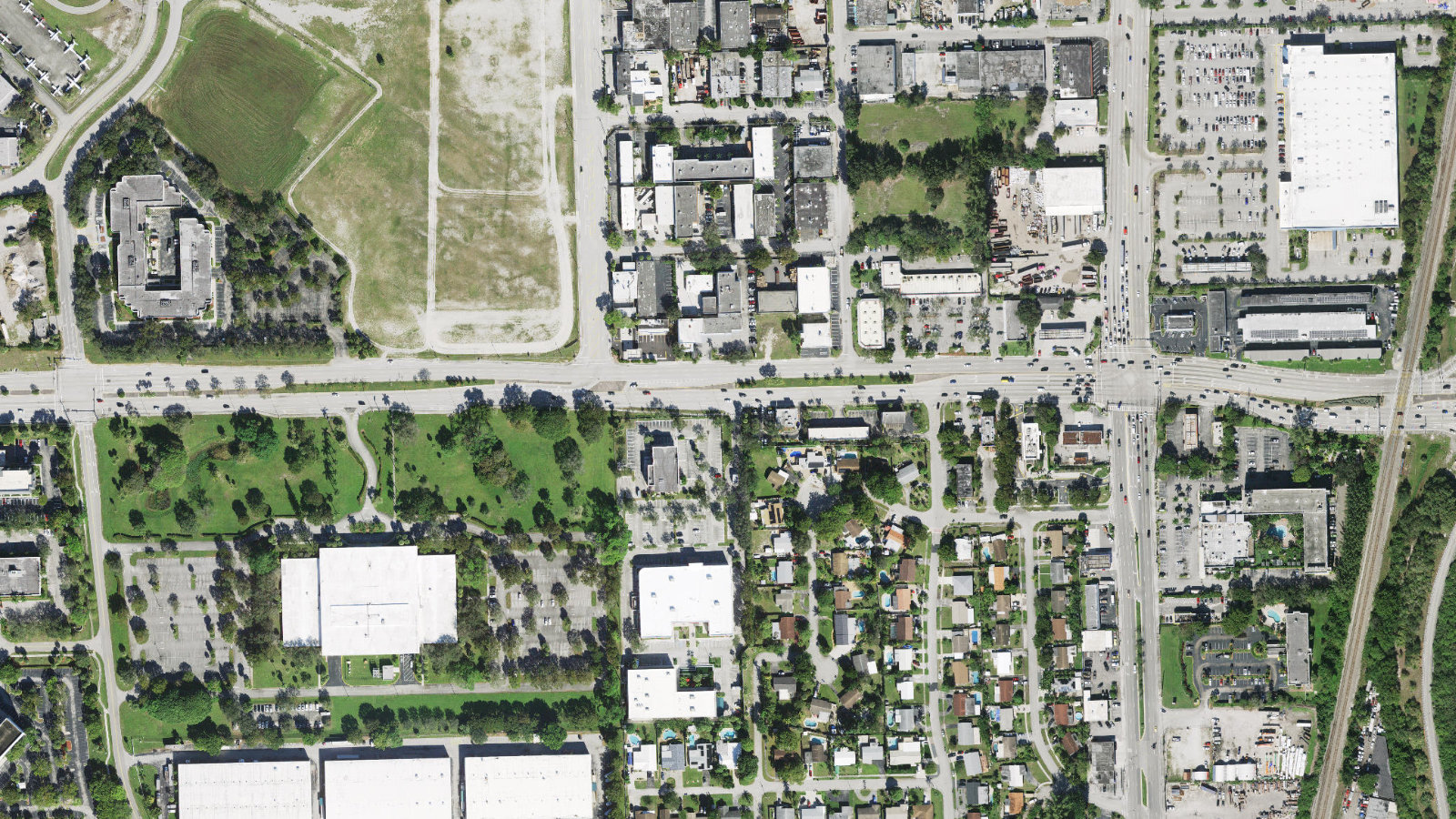 1110 W. COMMERCIAL BLVD., FORT LAUDERDALE, FL(本社・衛星)
