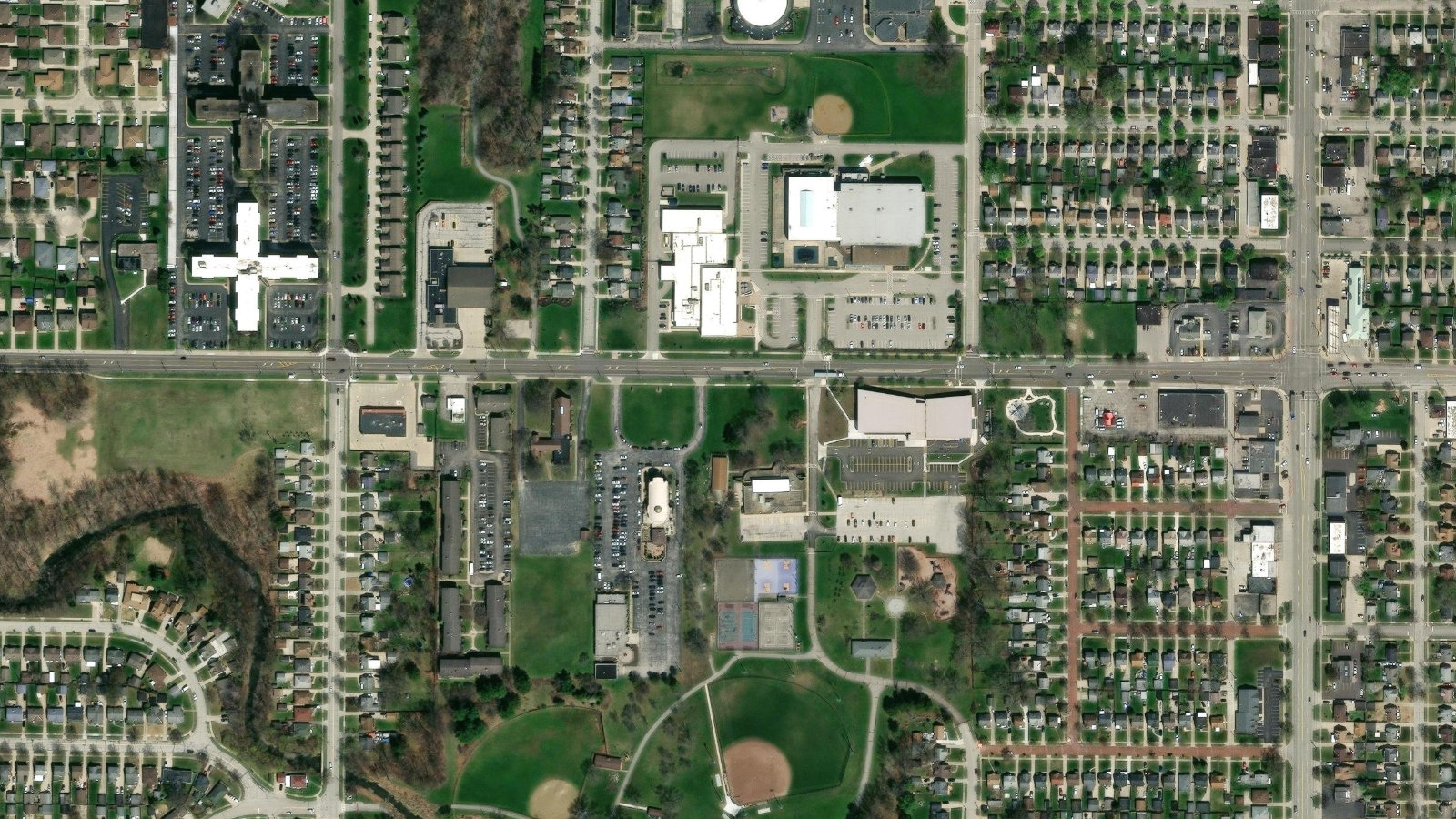 4900 TIEDEMANN ROAD, BROOKLYN, OH(本社・衛星)