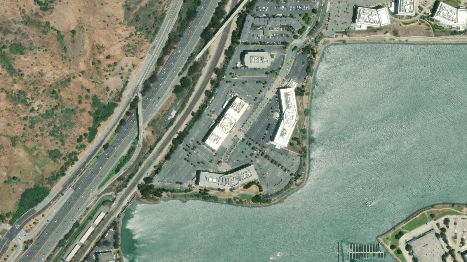 6000 SHORELINE COURT, SOUTH SAN FRANCISCO, CA(本社・衛星)