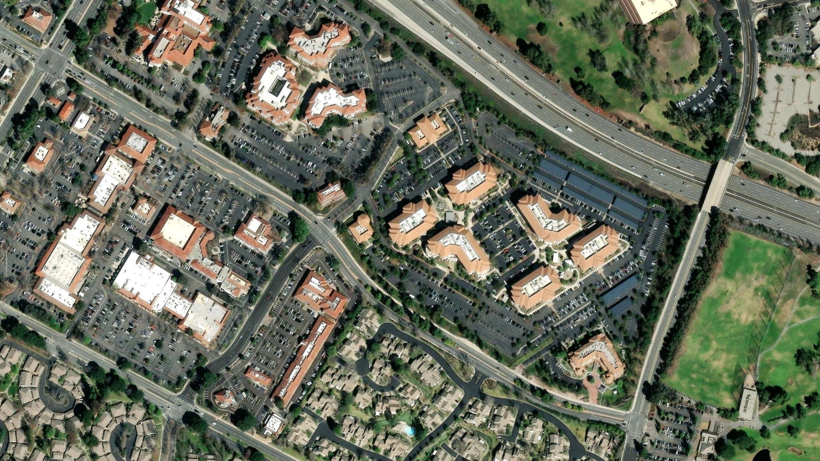 2945 TOWNSGATE ROAD, WESTLAKE VILLAGE, CA(本社・衛星)