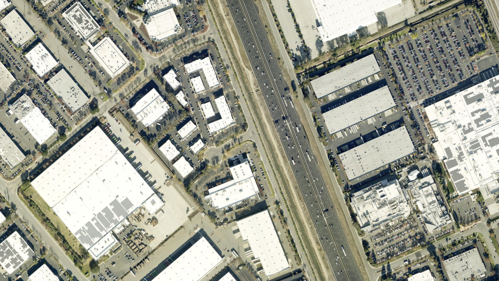 2710 LAKEVIEW CT, FREMONT, CA（本社・衛星）