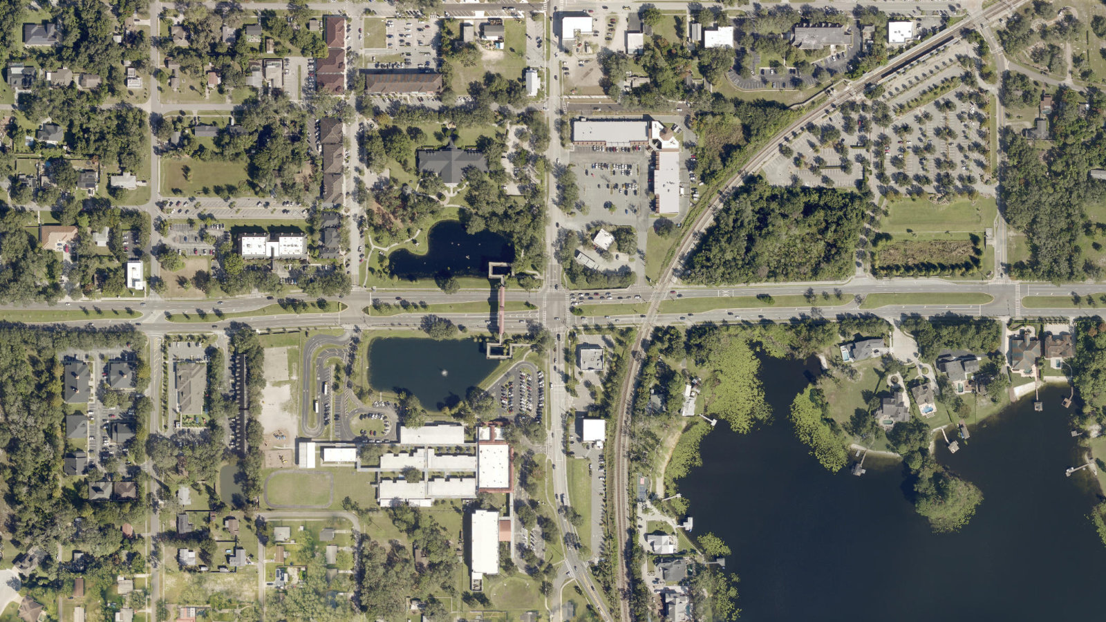 90 COLONIAL CENTER PKWY, LAKE MARY, FL（本社・衛星）