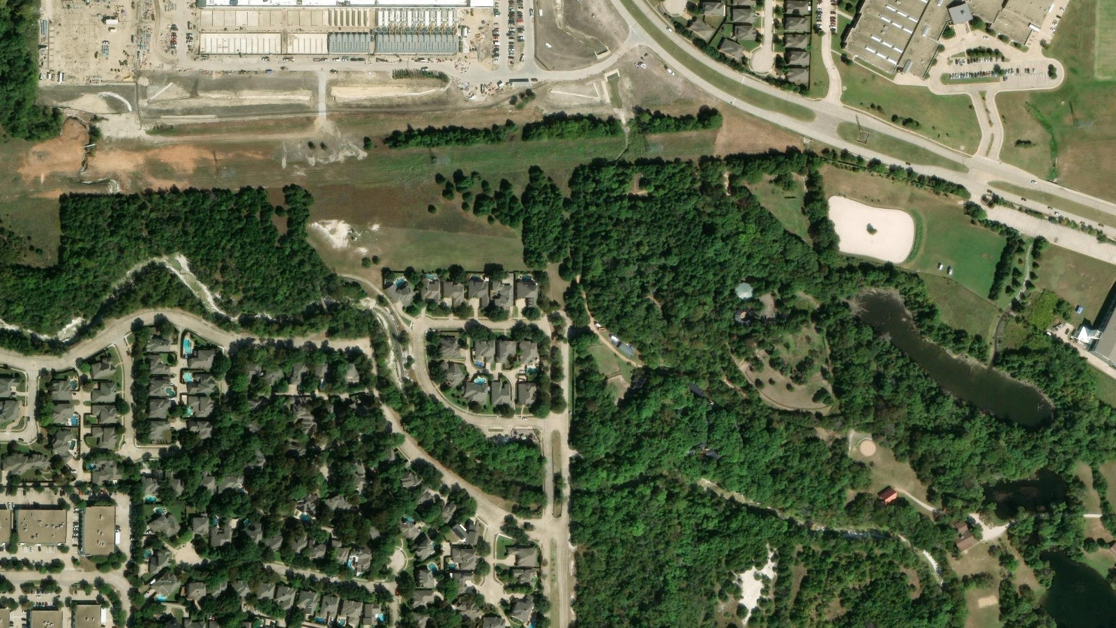 2601 TELECOM PARKWAY, RICHARDSON, TX(本社・衛星)
