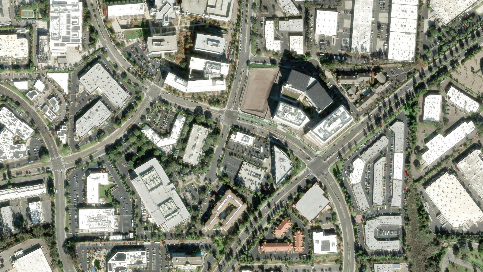 9920 PACIFIC HEIGHTS BLVD, SAN DIEGO, CA(本社・衛星)