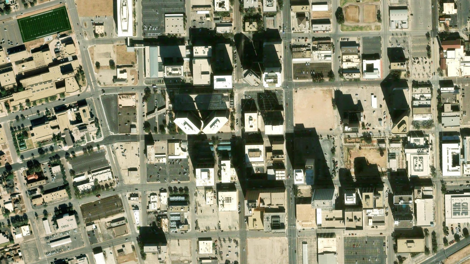 500 WEST TEXAS AVE., MIDLAND, TX(本社・衛星)