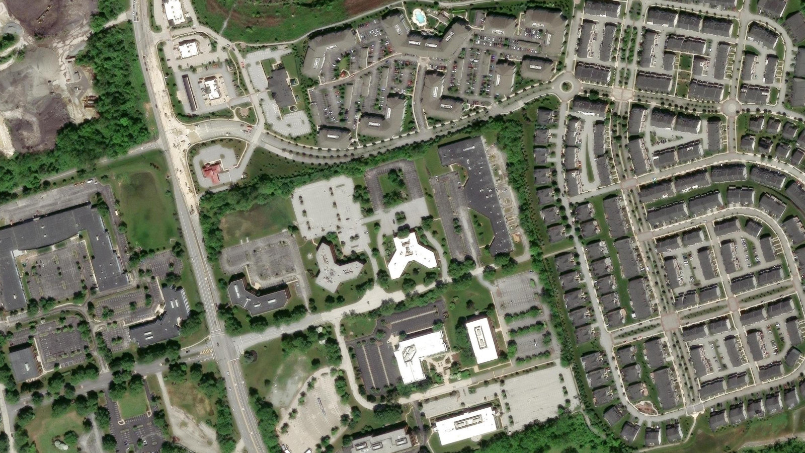 3 GREAT VALLEY PARKWAY, MALVERN, PA(本社・衛星)