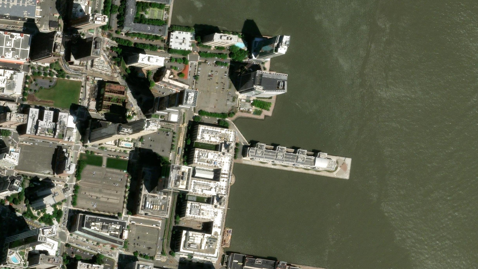 HARBORSIDE 3, JERSEY CITY, NJ(本社・衛星)