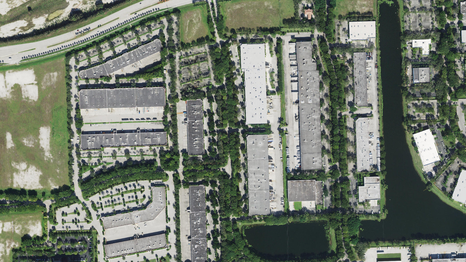 3361 ENTERPRISE WAY, MIRAMAR, FL(本社・衛星)