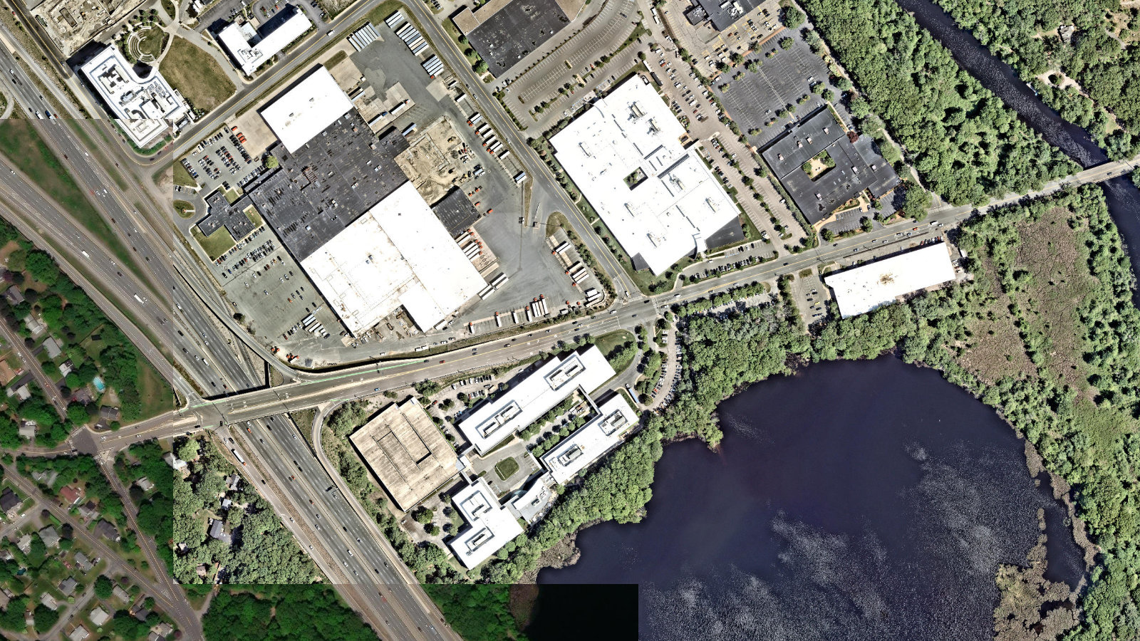 117 KENDRICK STREET, NEEDHAM, MA（本社・衛星）