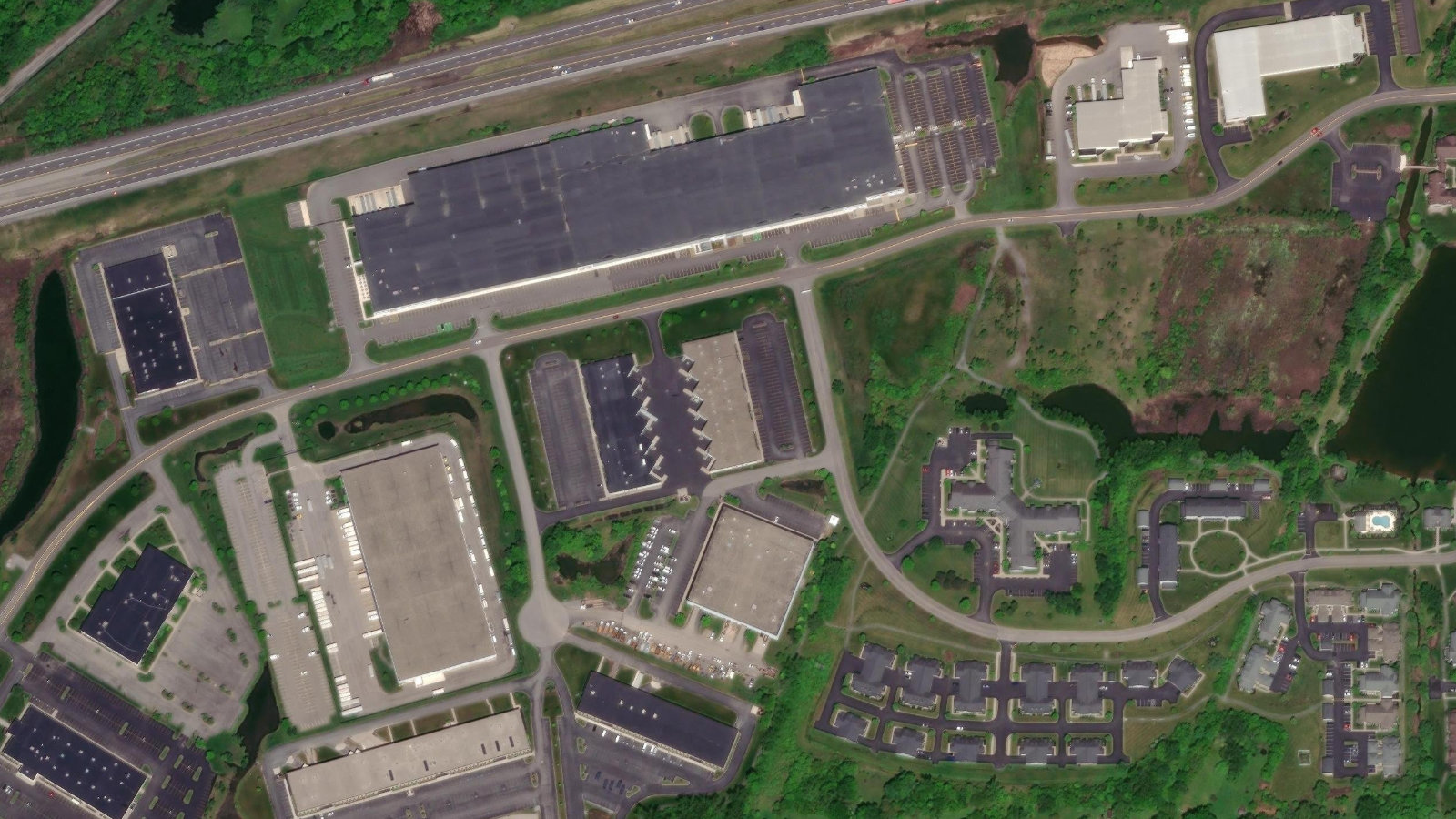 25 HENDRIX ROAD, WEST HENRIETTA, NY（本社・衛星）