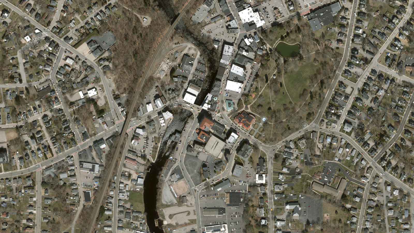 23 BROAD ST, WESTERLY, RI（本社・衛星）