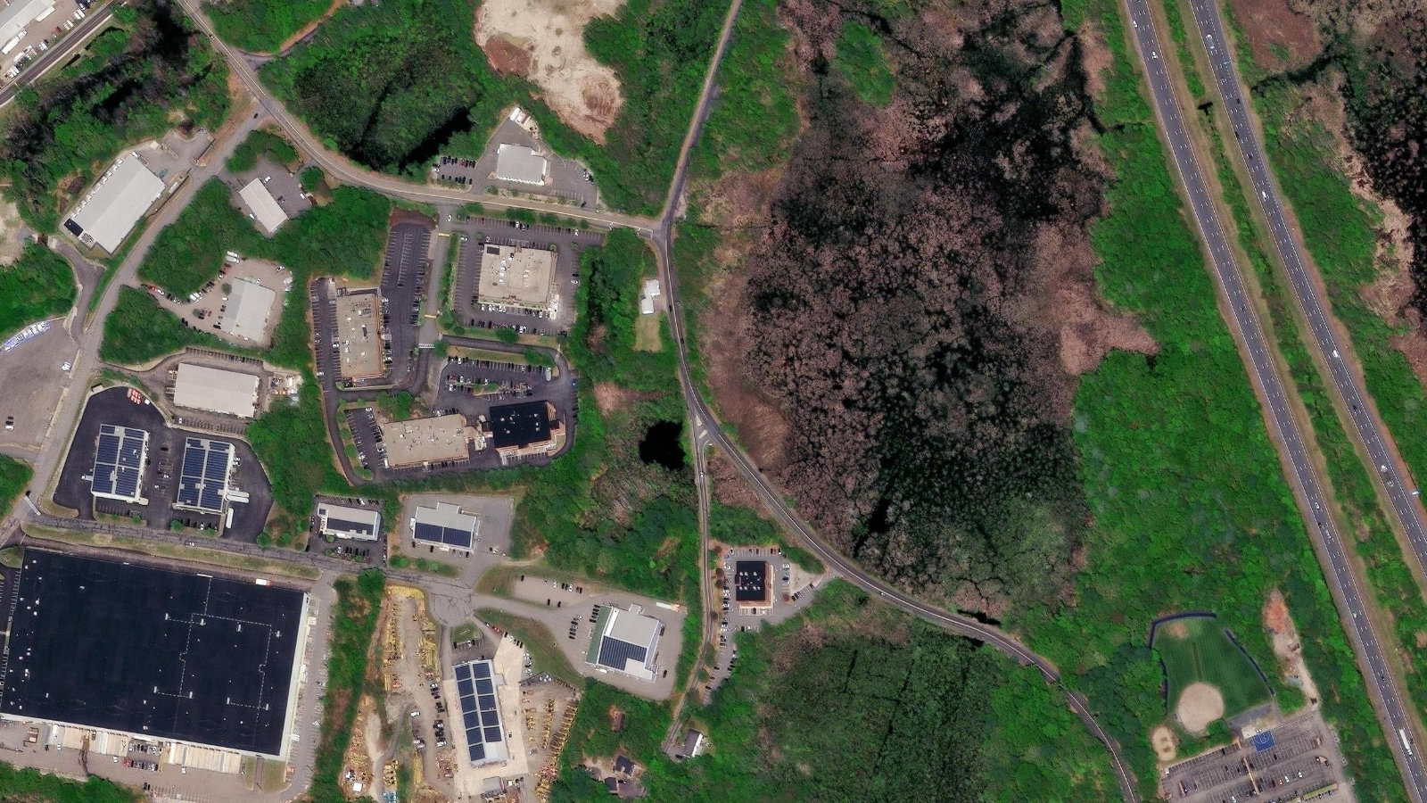 34 MAPLE ST, MILFORD, MA（本社・衛星）