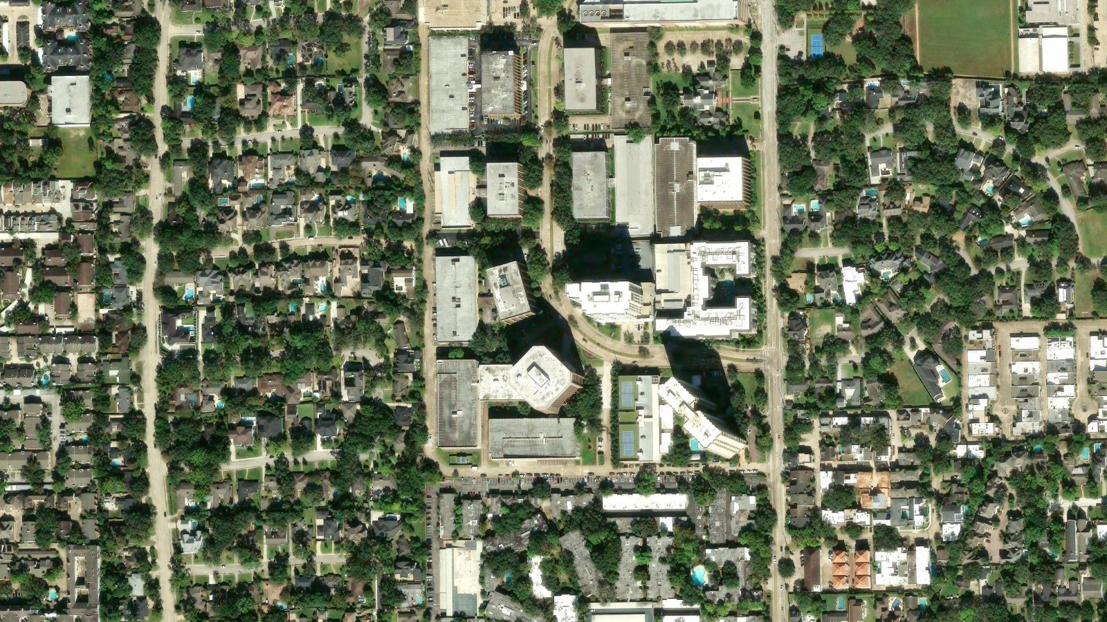 2000 ST. JAMES PLACE, HOUSTON, TX(本社・衛星)