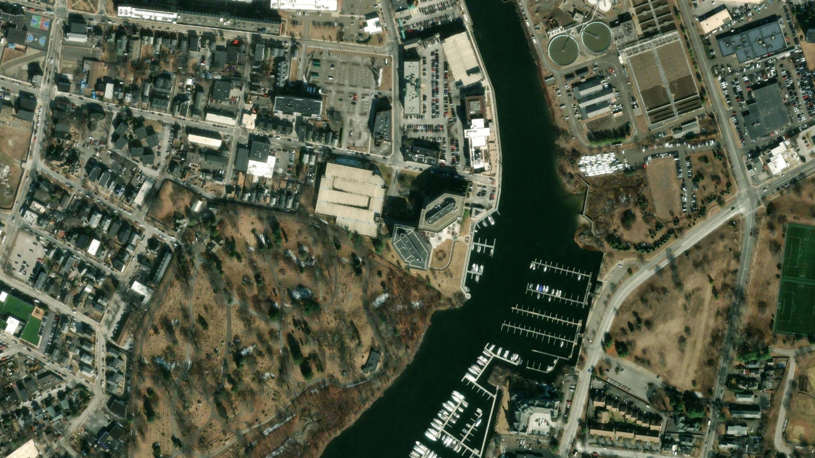 333 LUDLOW STREET, STAMFORD, CT（本社・衛星）