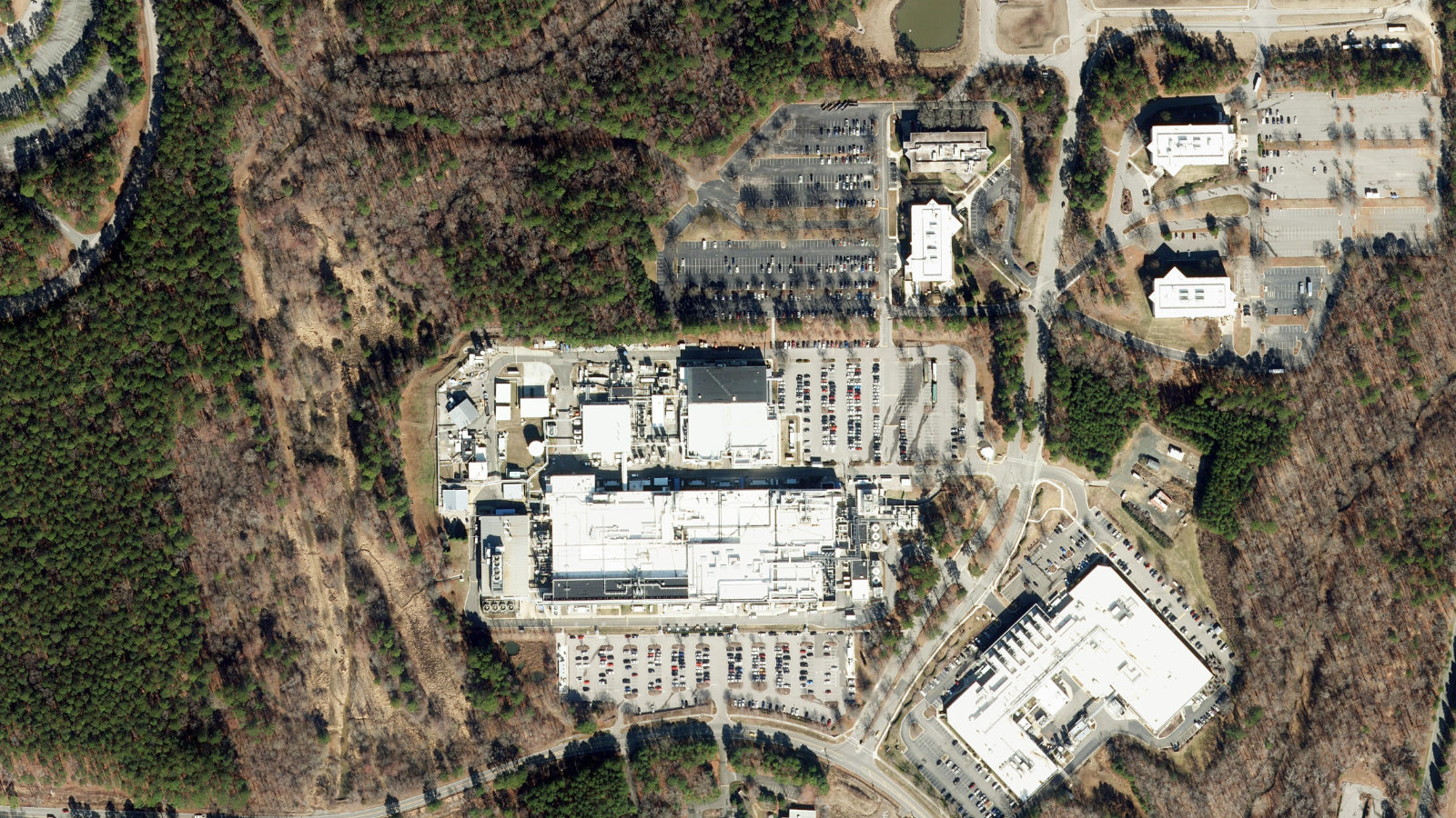 4600 SILICON DR, DURHAM, NC(本社・衛星)
