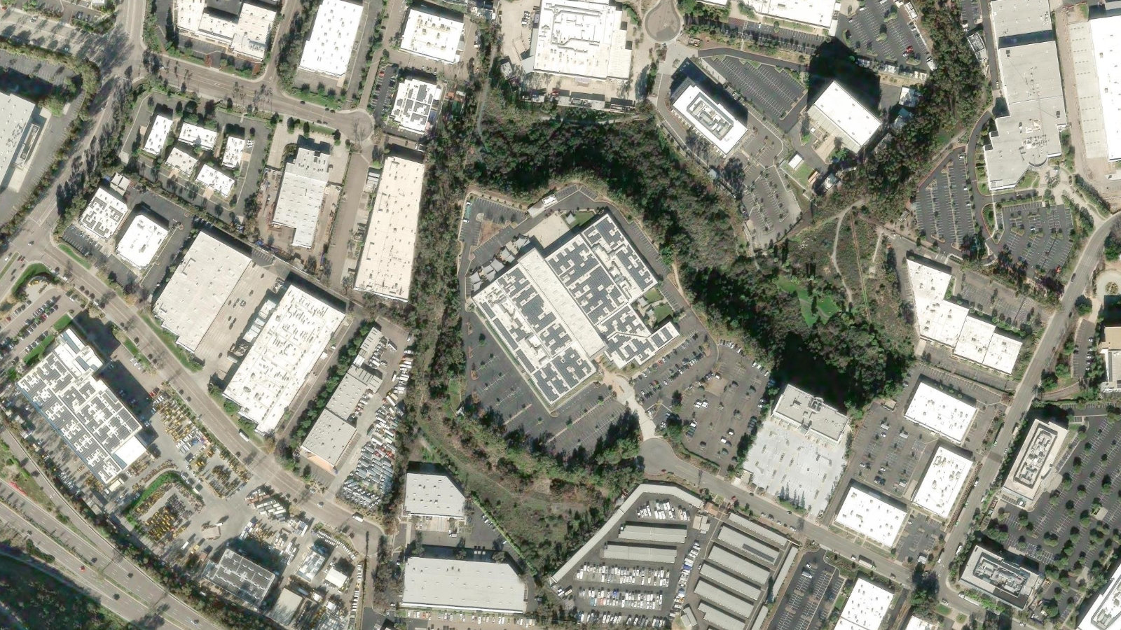 10850 VIA FRONTERA, SAN DIEGO, CA(本社・衛星)