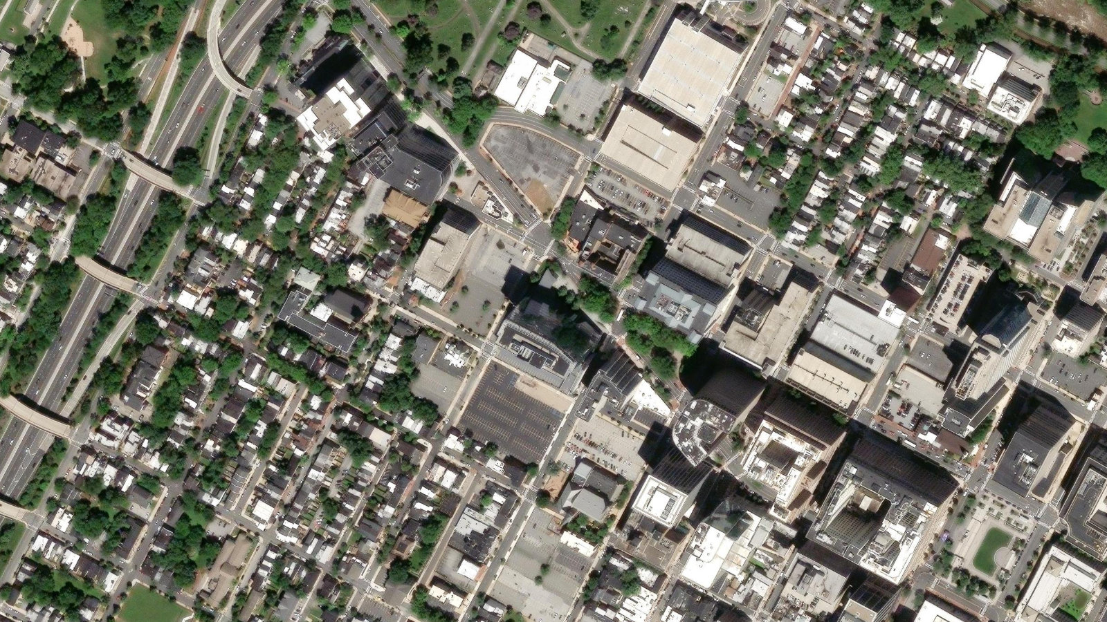 500 DELAWARE AVENUE, WILMINGTON, DE（本社・衛星）