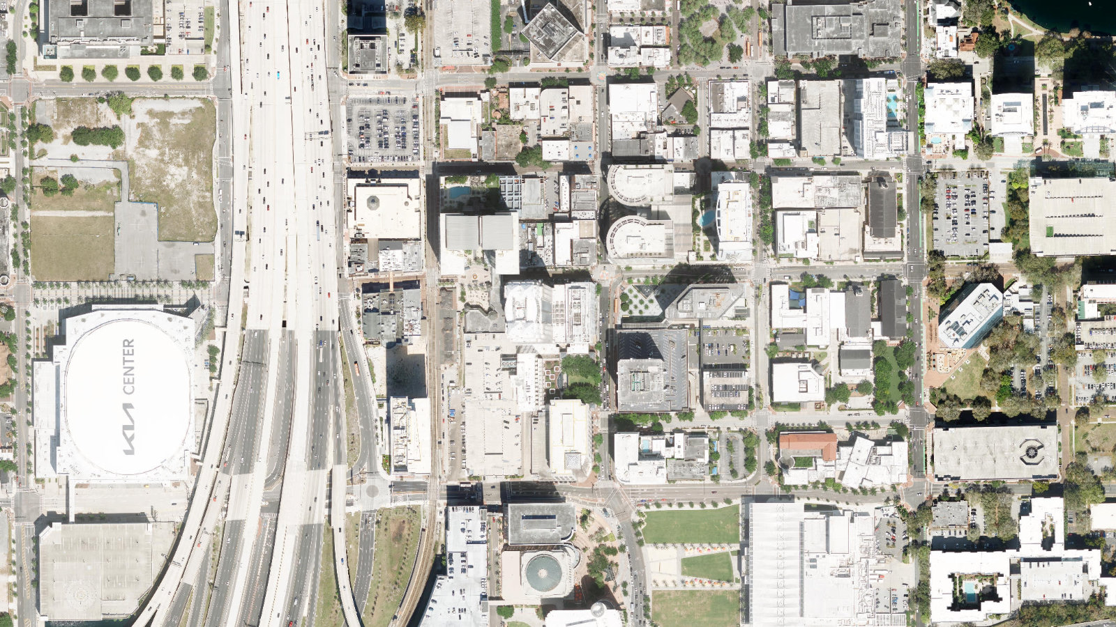 200 S. ORANGE AVENUE, ORLANDO, FL(本社・衛星)
