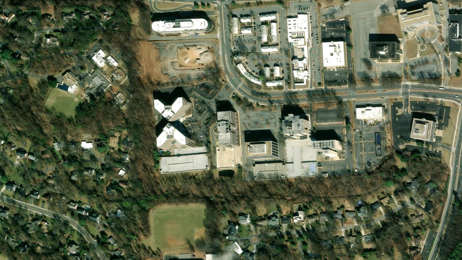6116 EXECUTIVE BOULEVARD, NORTH BETHESDA, MD(本社・衛星)