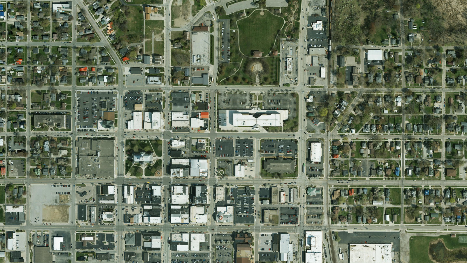 345 EAST MAIN STREET, WARSAW, IN(本社・衛星)