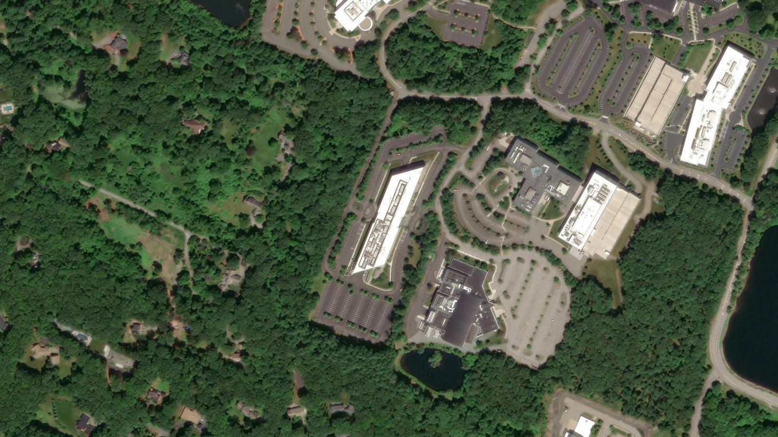 852 WINTER STREET, WALTHAM, MA(本社・衛星)