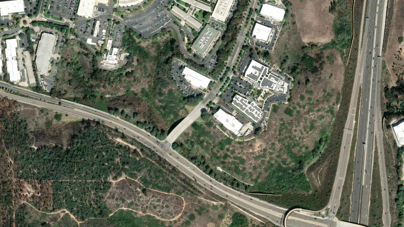 10275 SCIENCE CENTER DRIVE, SAN DIEGO, CA（本社・衛星）