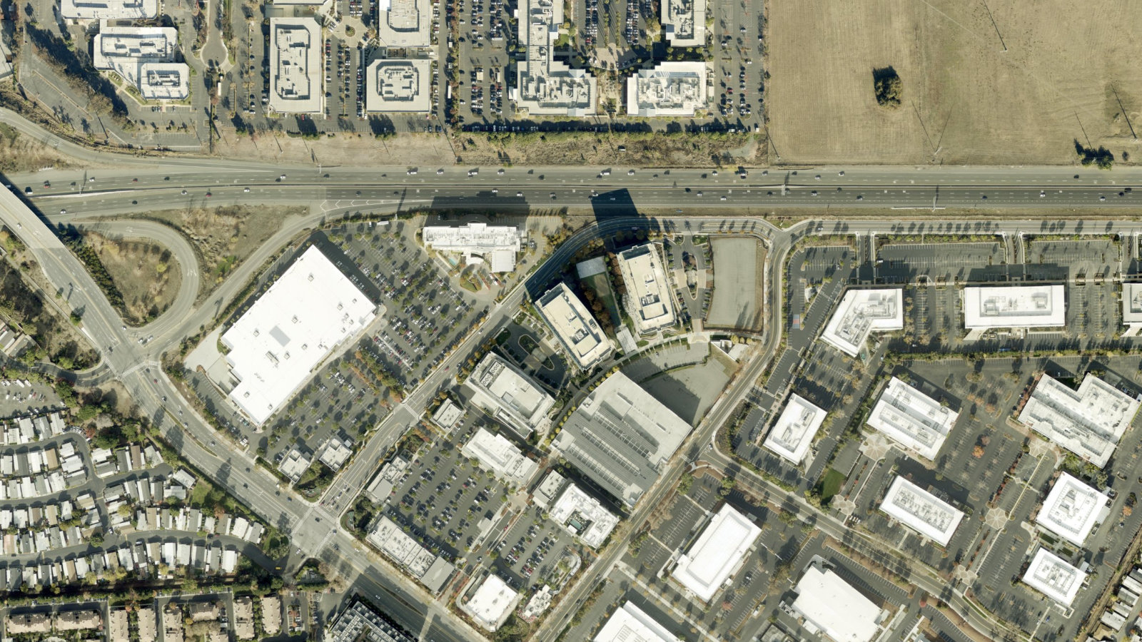 120 HOLGER WAY, SAN JOSE, CA(本社・衛星)