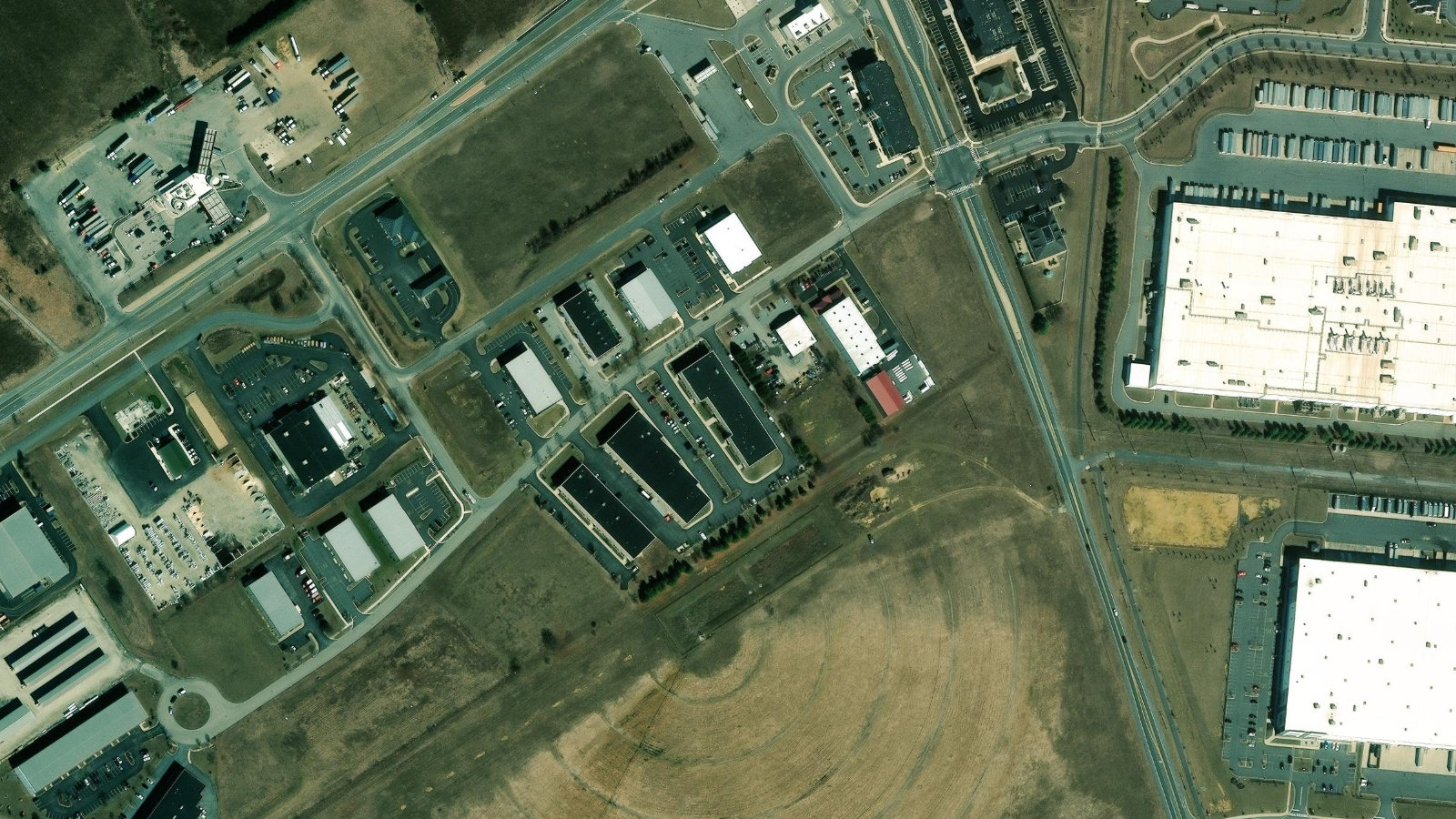 108 PATRIOT DRIVE, MIDDLETOWN, DE（本社・衛星）